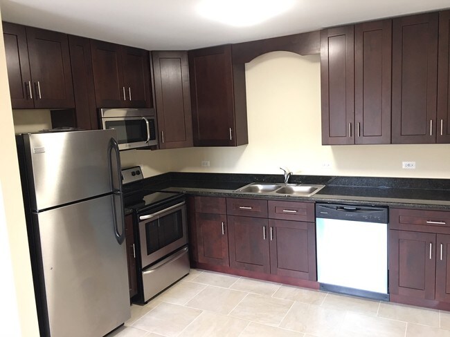 1HAB, 1BA - 840SF - Cocina - Brentwood on the Pond