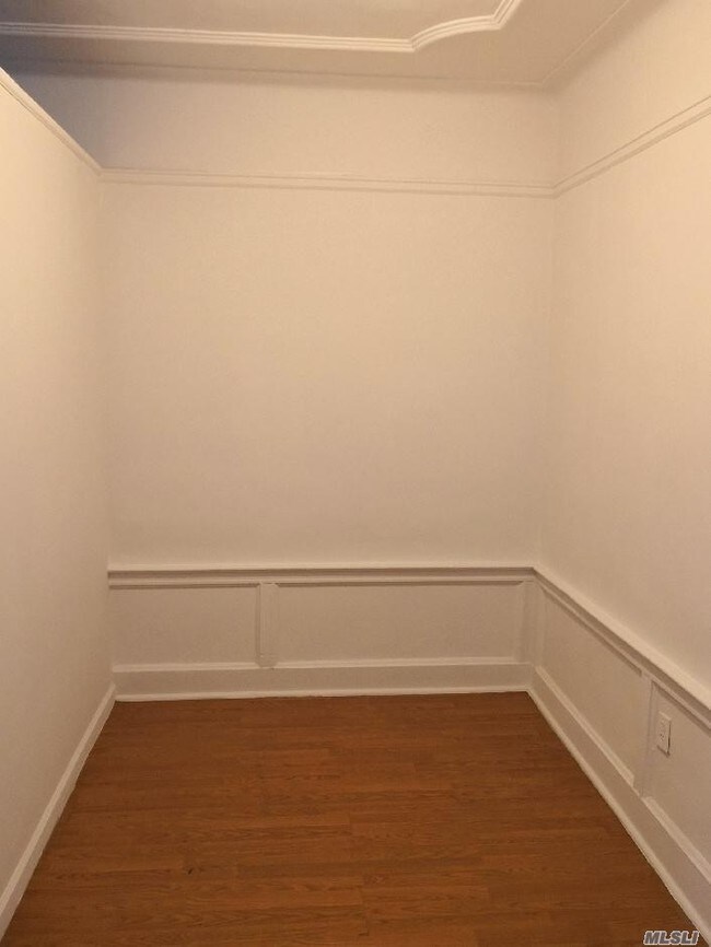 Foto del edificio - 84-36-84164 164th St