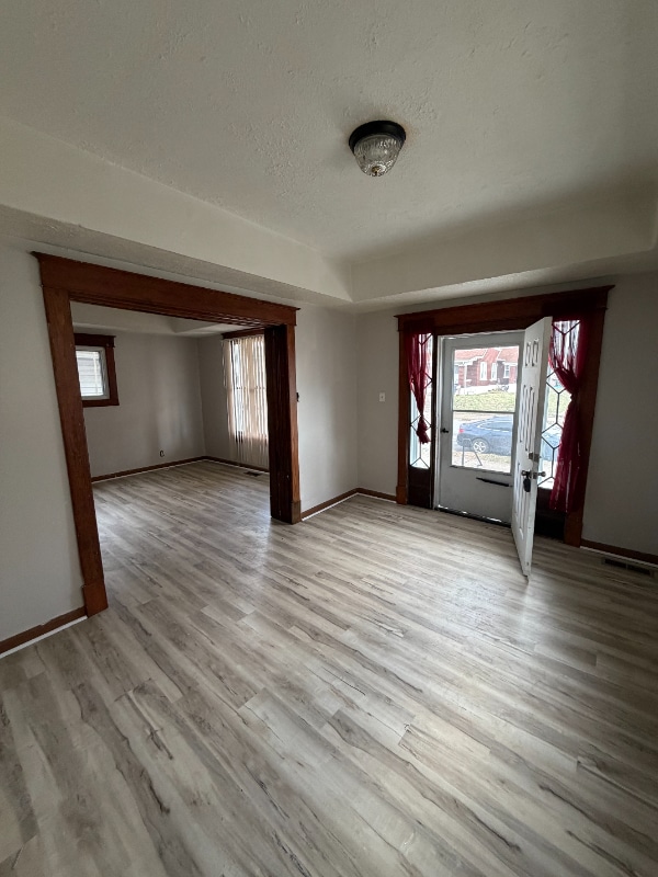 Photo - 2652 Bank St House