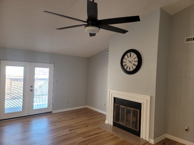 Foto del edificio - 1412 Willow Crossing Dr