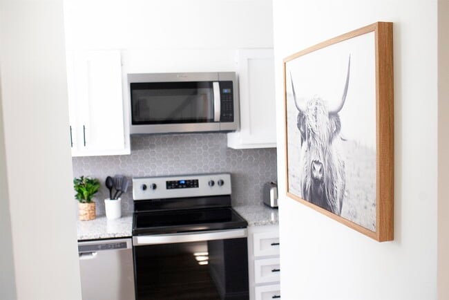 Building Photo - 4505 N Kings Hwy