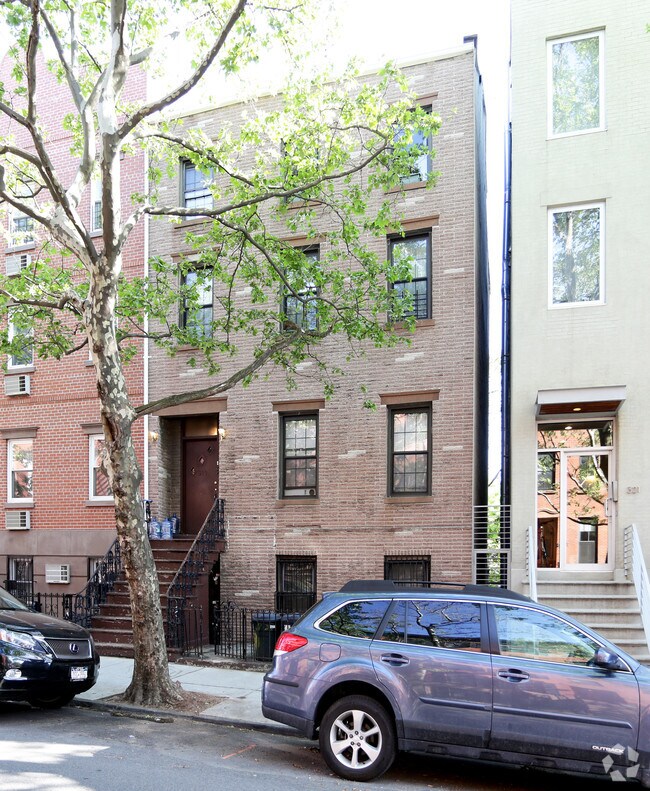 Building Photo - 319 Union St