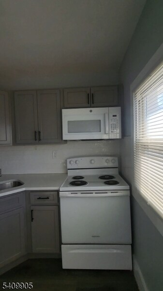 Foto del edificio - 123 W 1st Ave