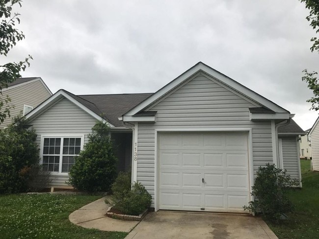 Photo - 1138 Stonehenge Ln House