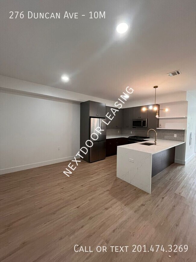 Foto del edificio - 276 Duncan Ave