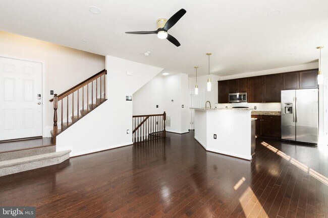 Foto del edificio - 6192 Murray Terrace