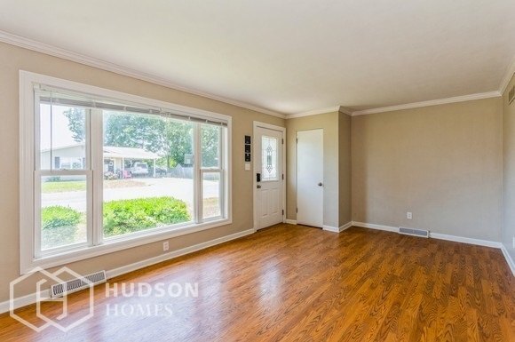 Building Photo - AVAILABLE NOW! - 237 W Milton, Columbia, I...