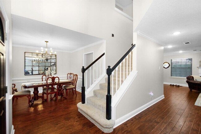 Building Photo - 2112 N Mission Cir