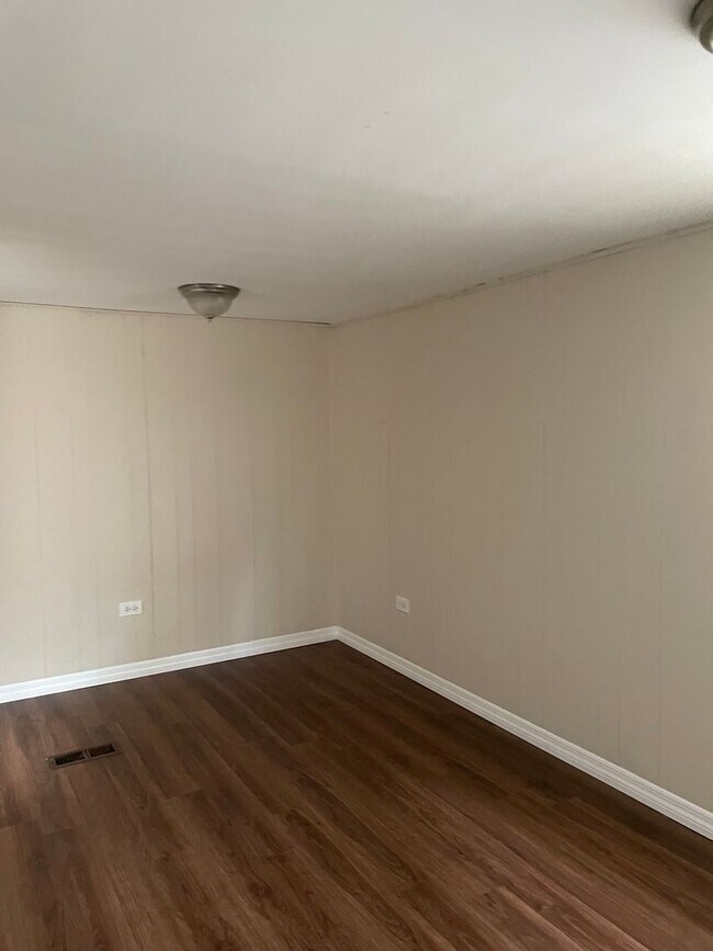 Foto del edificio - Adorable 3 bedroom 2 bathroom