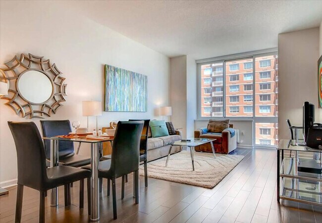 Foto del edificio - 401 Washington Blvd
