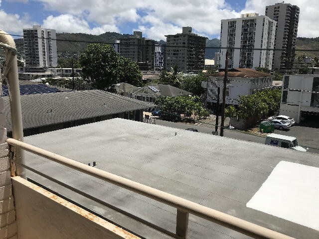 Building Photo - IOLANI TERRACE 1/1/1 lanai, coin laundry