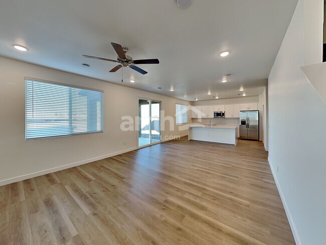 Foto del edificio - 6975 N 125th Dr