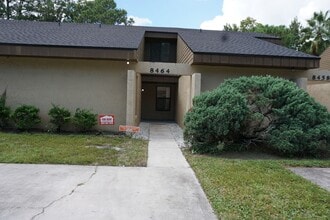Building Photo - 8464 Pineverde Ln