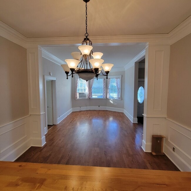 Building Photo - 403 Talbert St