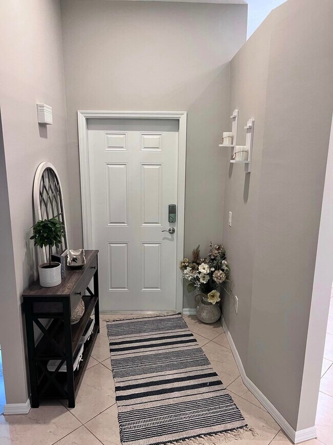 Entrance Hallway - 6655 Huntington Lakes Cir