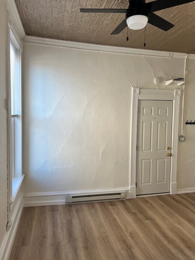 Foto del edificio - 113 1/2 Main St E