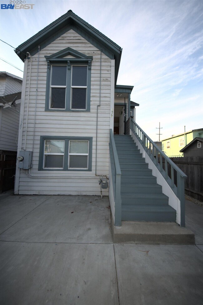 Foto del edificio - 1527 Campbell St