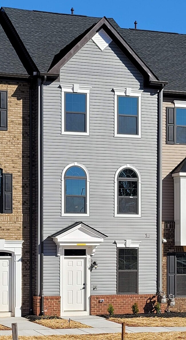 Foto del edificio - 2738 Velocity Rd