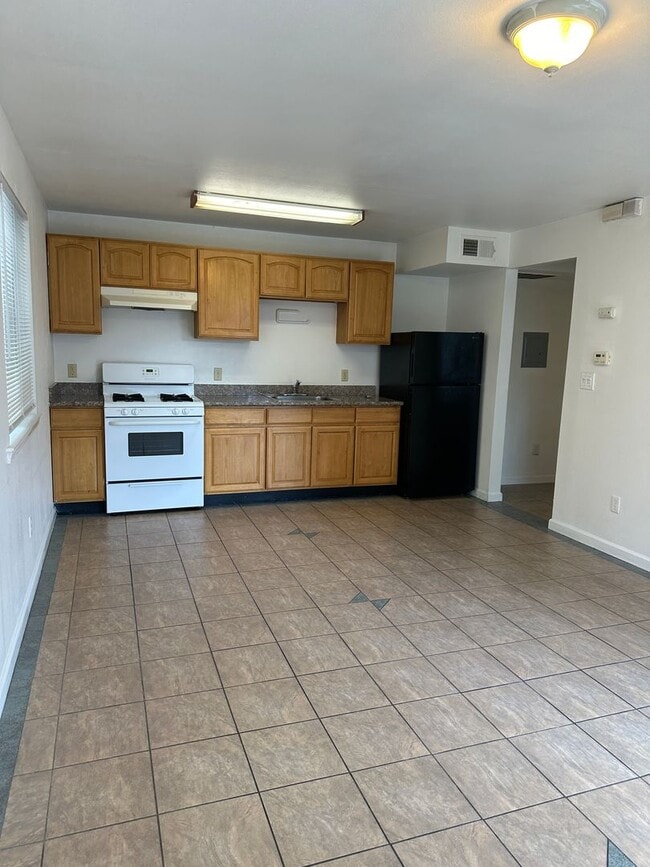 Photo - Great 1 bed/1bath unit w private patio & l... House