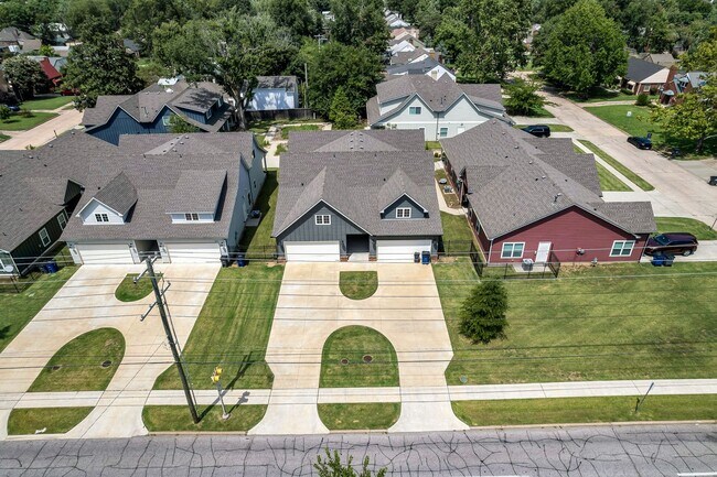 Building Photo - P.57 Kode Properties LLC 3515-3517
