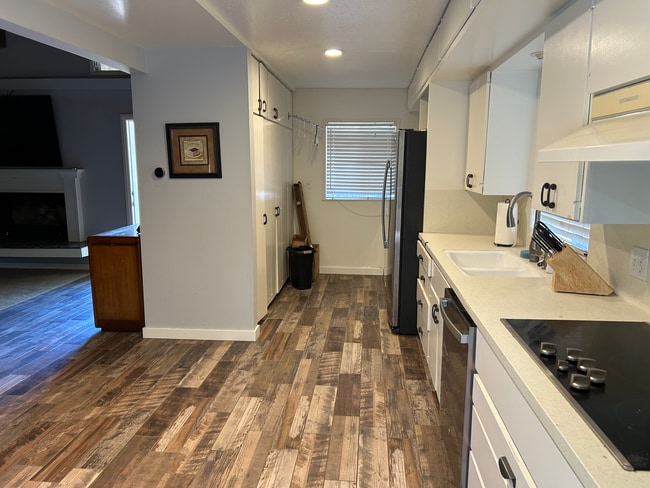 Foto del edificio - 1501 Nova Ln