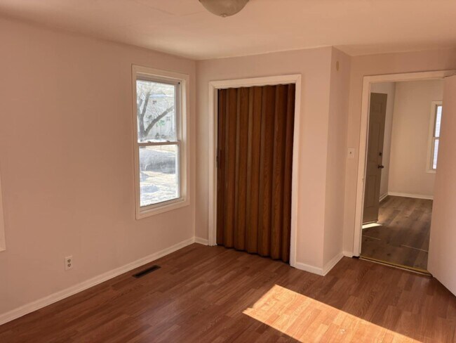 Foto del edificio - 1318 Benton St