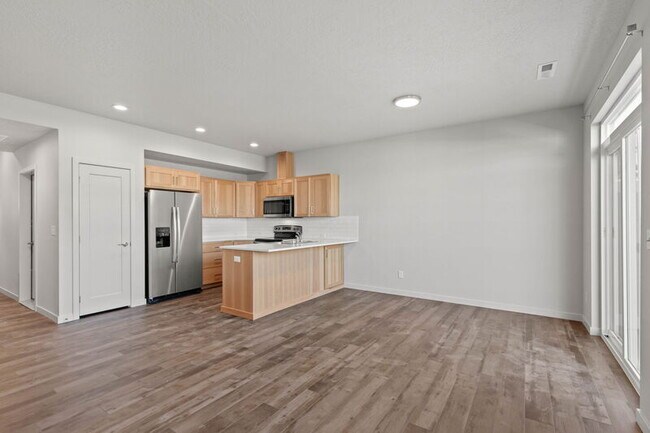 Building Photo - 310 Woodlawn Ln