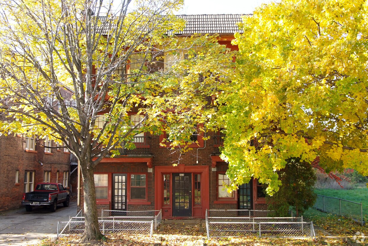 1676 E 133rd St, East Cleveland, OH 44112 Apartments in East Cleveland, OH