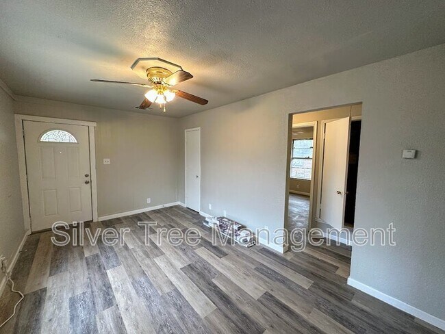 Foto del edificio - 1310 Meriwether Ave