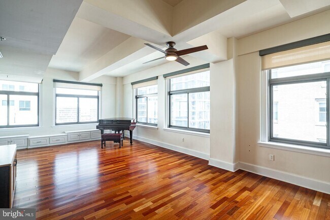 Building Photo - 1500 Chestnut St