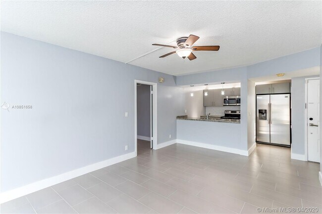 Foto del edificio - 2710 Forest Hills Blvd