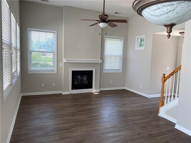 Foto del edificio - 736 Bedford Ct