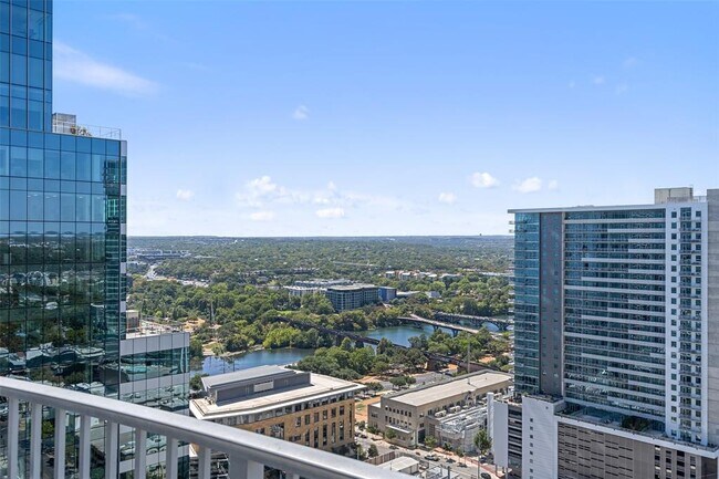 Building Photo - 360 Nueces St
