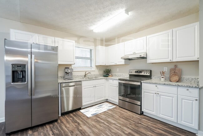 Building Photo - 6251 Willowbrook Dr