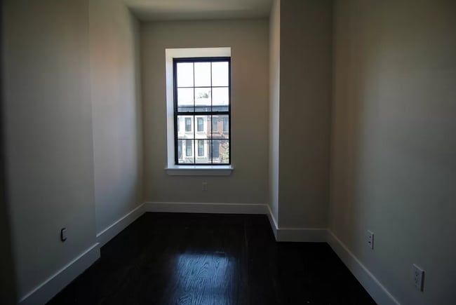 Building Photo - 854 Greene Ave