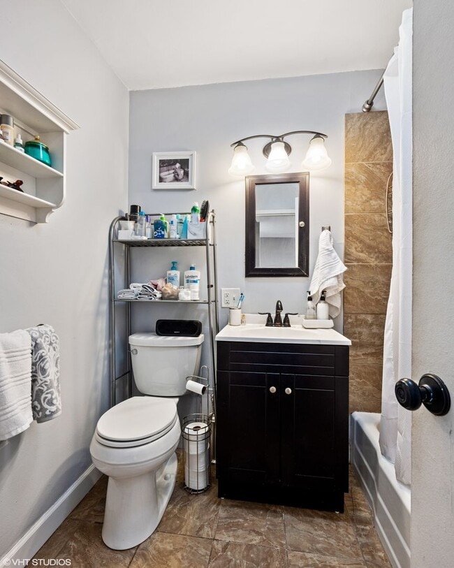 Building Photo - Gold Coast 1bed/1bath Apartment