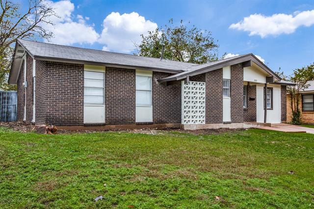 Foto principal - 203 N Forest Crest Dr