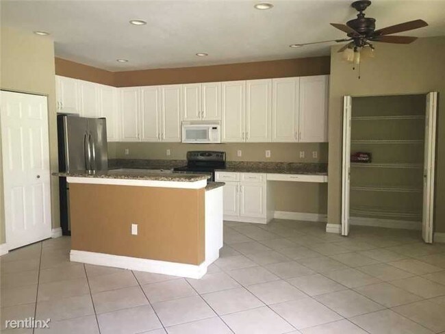 Building Photo - 16489 SW 28th Ct