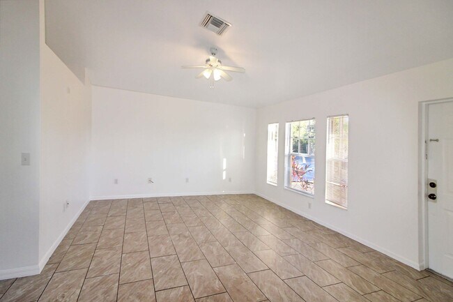 Foto del edificio - North Port Annual Home for Rent