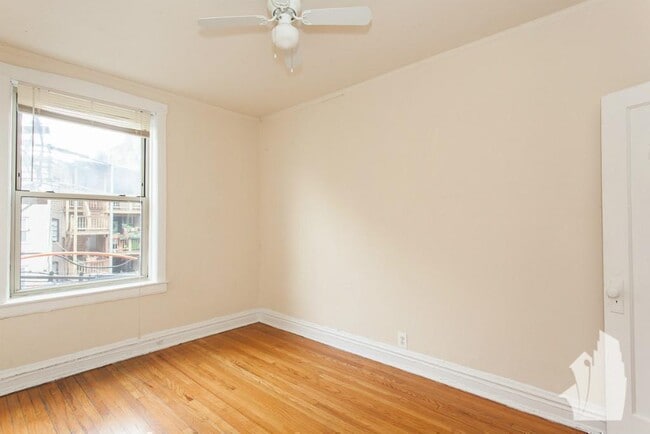 Building Photo - 550 W Aldine Ave