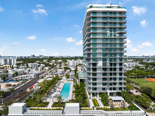 Foto del edificio - 580 72nd St