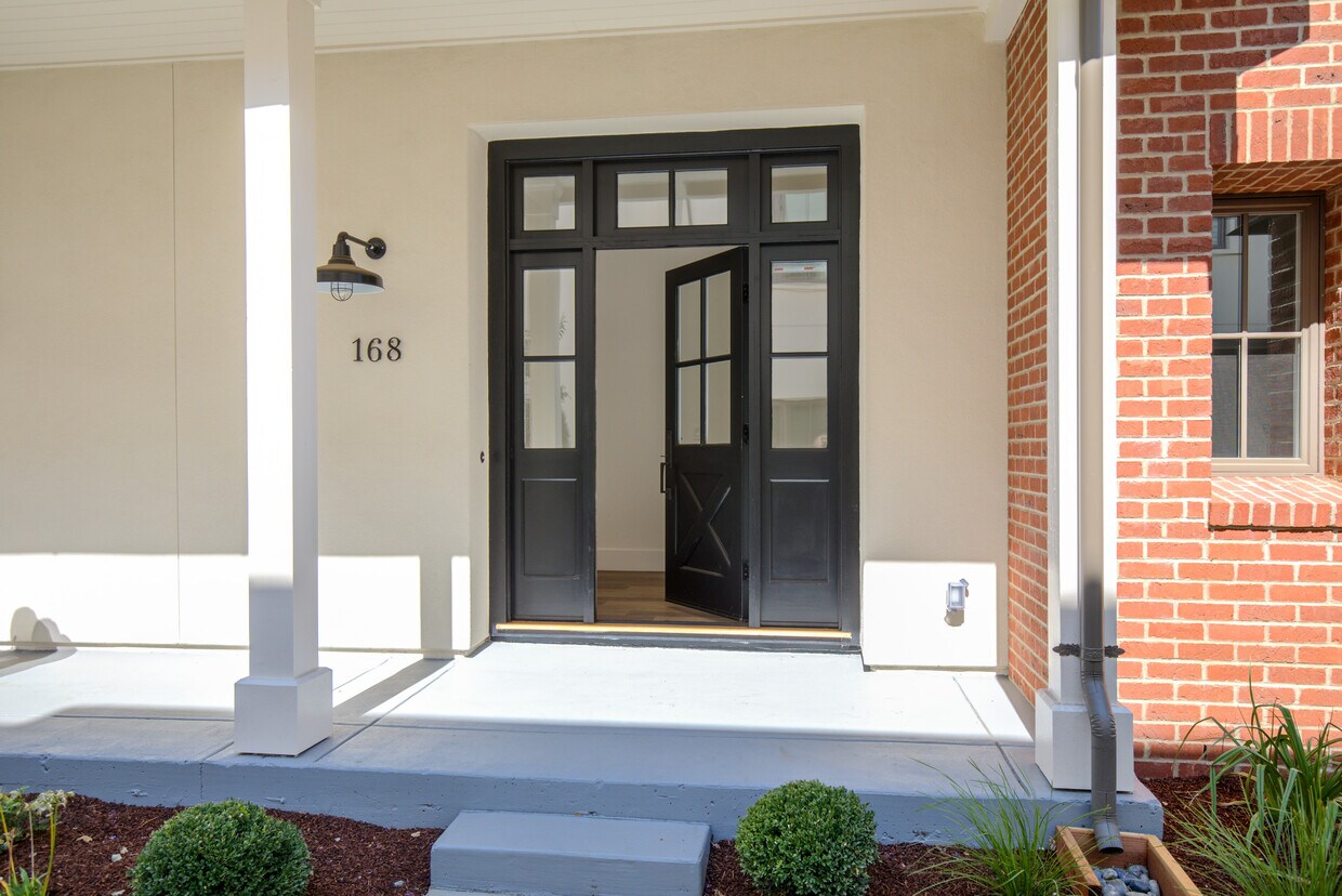 Foto principal - 168 Lottie Ln