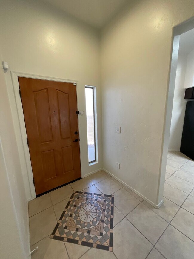 Building Photo - Gated community near Sabino Canyon/Tangue Verde