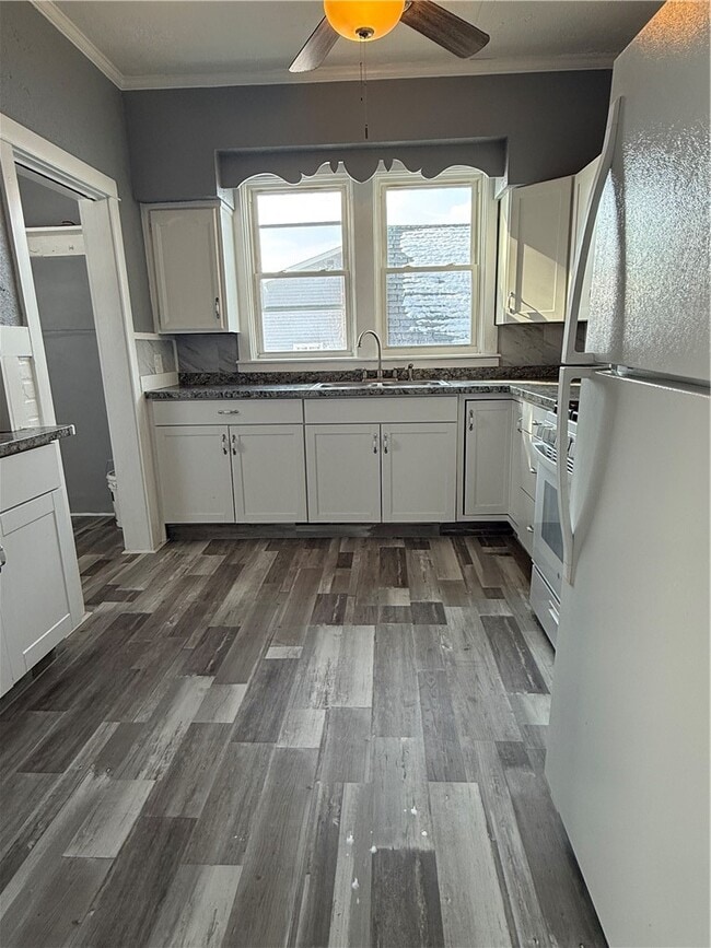 Building Photo - 247 Princeton Ave