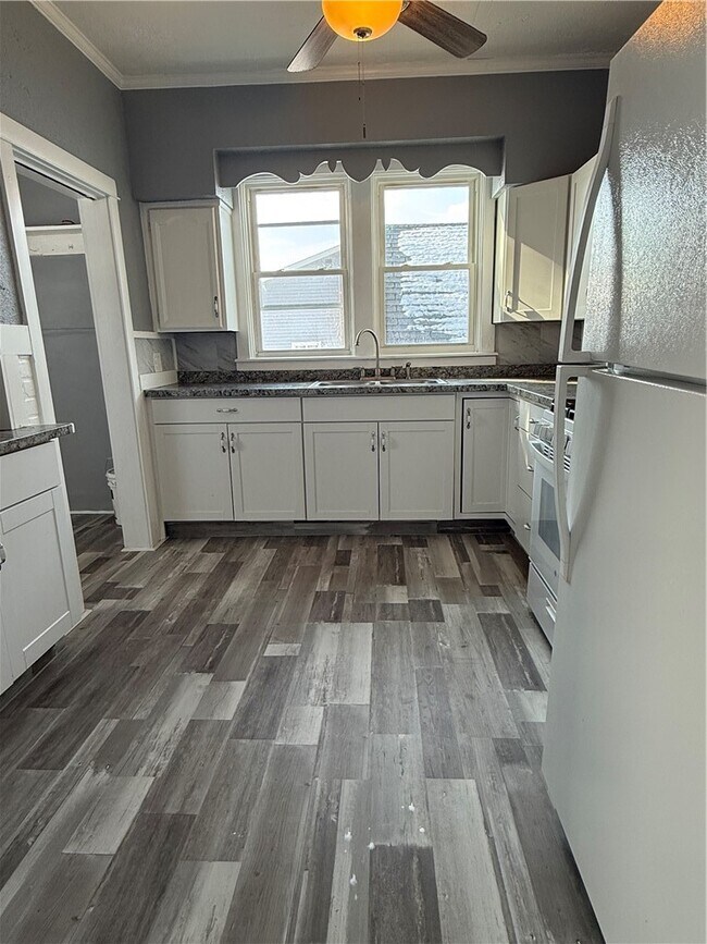 Foto del edificio - 247 Princeton Ave