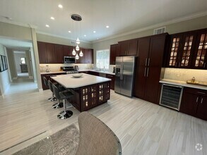 Building Photo - 76990 Lark Dr