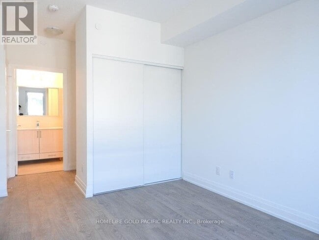 Building Photo - 591 Sheppard Ave E