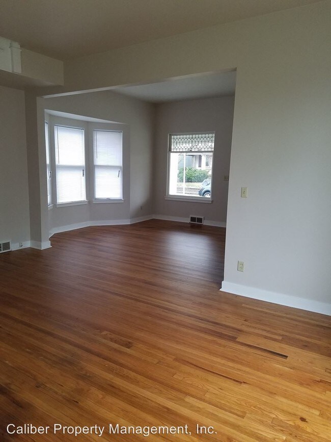 Building Photo - 3 br, 2 bath House - 52 S. 17th St.
