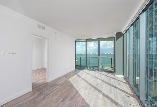 Foto del edificio - 460 NE 28th St