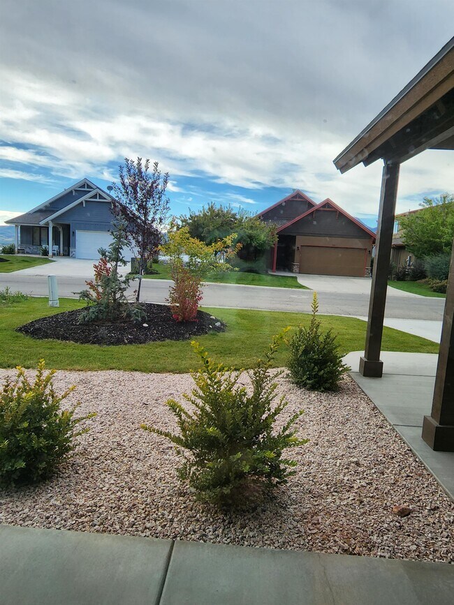 Foto del edificio - 5979 E Big Horn Pkwy